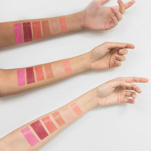 PERFECTING GLOSS - NUDE PEARL
Подхранващ уплътняващ тинт за устни за обем
хидратация и сияен блясък
HydroPeptide