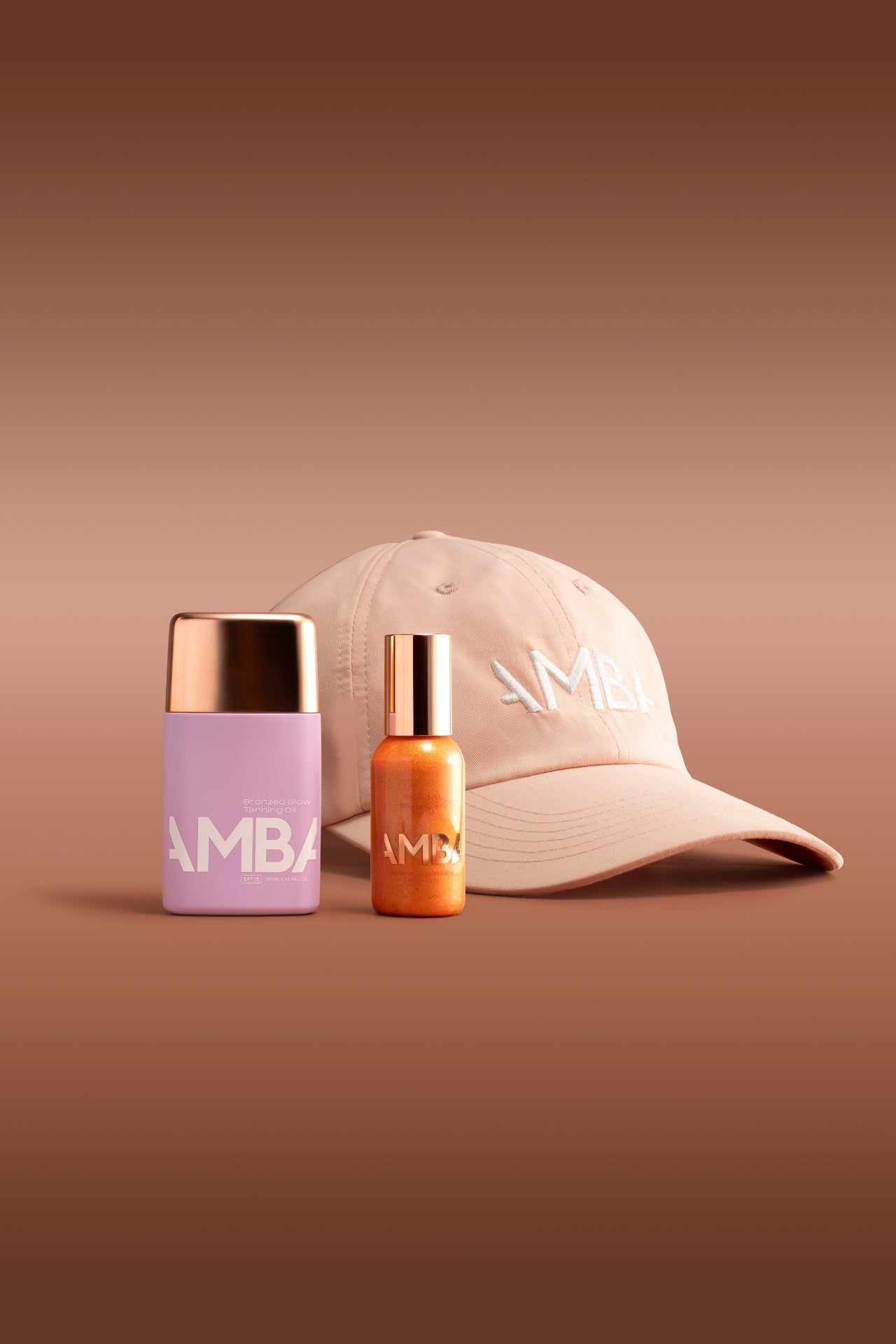 AMBA Bold Glow Bundle
Bronzed Glow Tanning Oil SPF15
Celestial Shimmering Gel-Oil 
AMBA Halo Hat 
комплект за хидратация
бронзов тен и сияен финиш 
с лек стилен слънцезащитен аксесоар