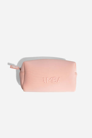 AMBA GoGlow Pouch 
от 100% неопрен
в пудрено-розов нюанс с бяло тонално лого и цип
едно просторно отделение
водоустойчива и сгъваема
идеална за козметика и слънцезащитни продукти
