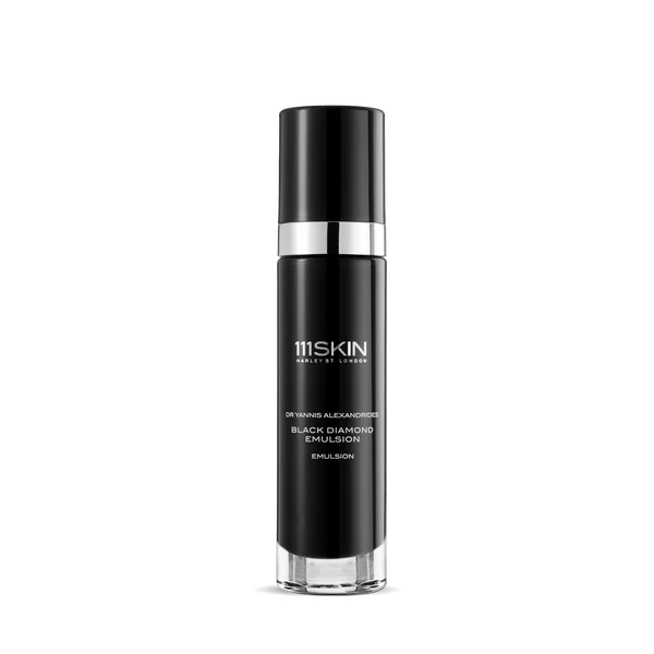 Black Diamond Day Emulsion 50 ml
Лека емулсия Black Diamond 
NovoRetin™ и фин прах от черен диамант за подмладяване на кожата антиоксидантна защита
Пигментация
фини линии
грижа прoтив стареене