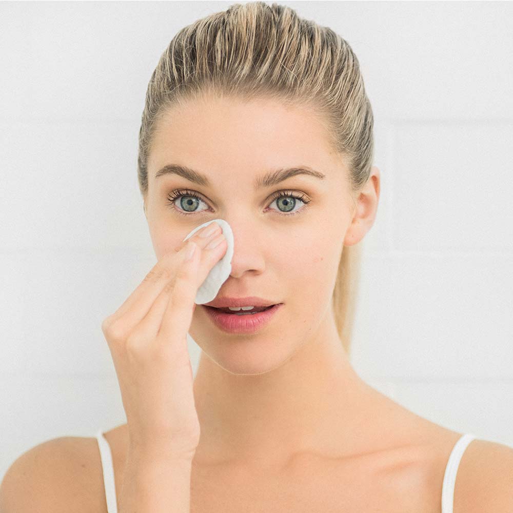 CLARIFYING TONER PADS
Предварително напоени тонизиращи тампони за по-чиста и сияйна кожа
HydroPeptide