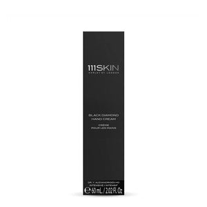 Celestial Black Diamond Hand Cream 60 ml
Крем за ръце black diamond 111SKIN
Интензивно хидратиращ и възстановяващ крем за ръце с пептиди
екстракт от Centella Asiatica и Diamond Powder за намаляване на бръчки и тъмни петна
подходящ за зряла кожа