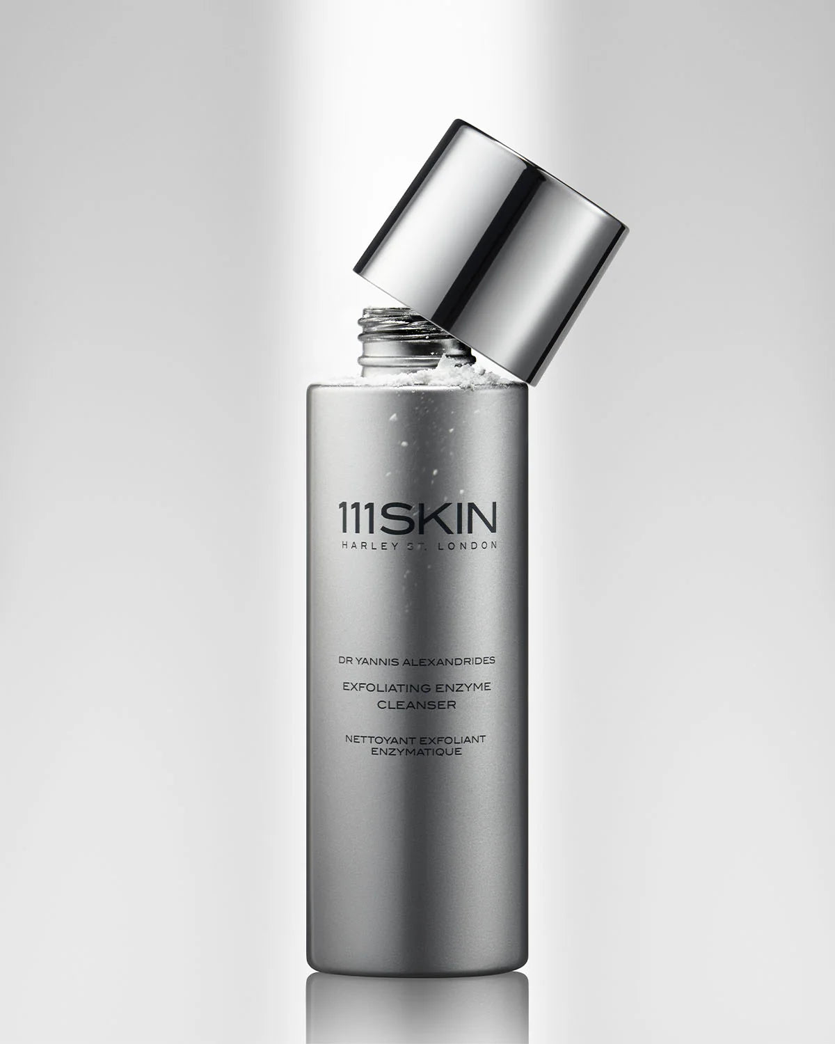 Enzyme Exfoliating Cleanser 40 g
Ензимен почистващ препарат на прах
който се превръща в богата пяна при контакт с вода
нежно ексфолира кожата
изравнява тена и прави лицето сияйно
Подходящ за ежедневна употреба 
111SKIN