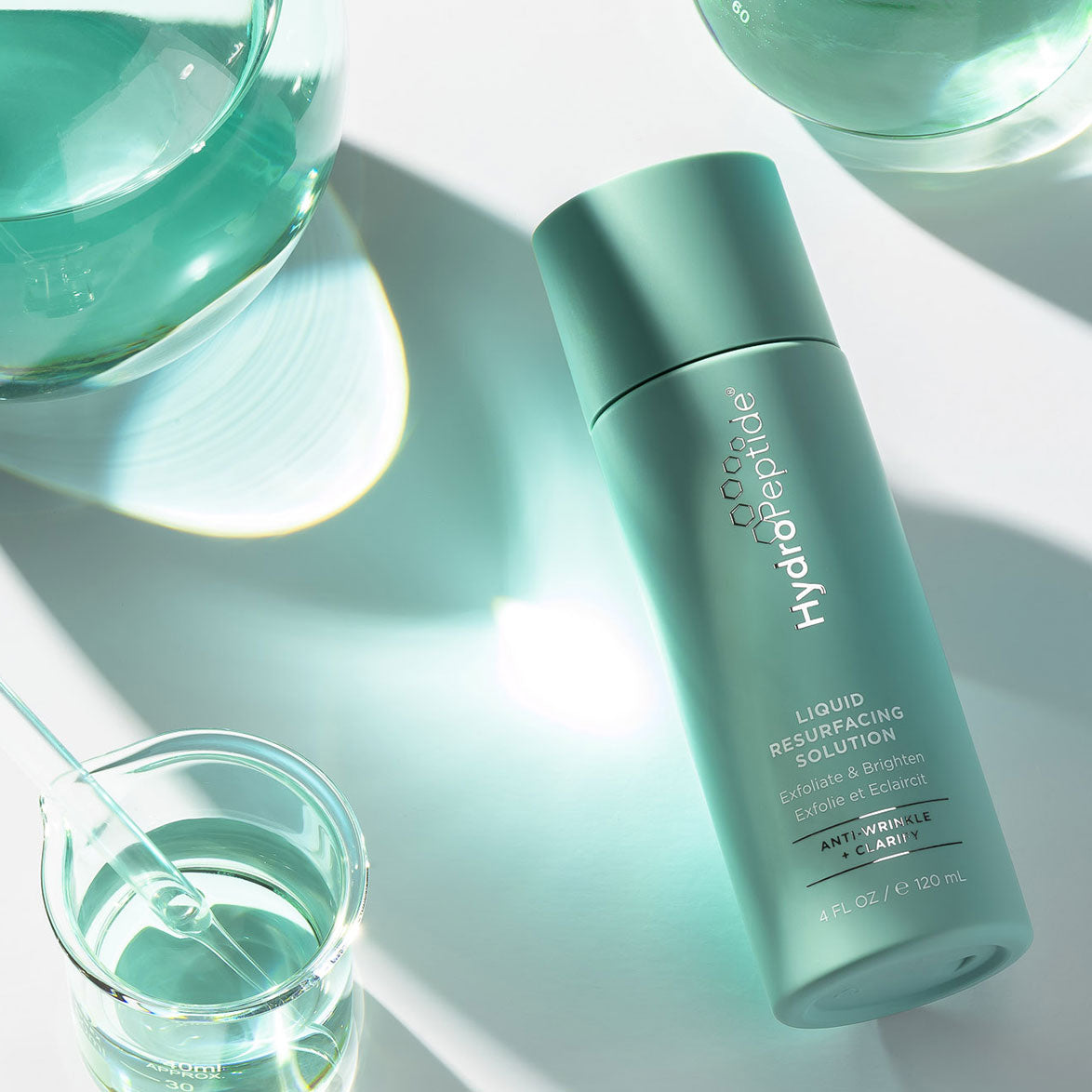 LIQUID RESURFACING SOLUTION
Лек, оставящ се върху кожата ексфолиант с 2% салицилова киселина, антиоксиданти и CellRenew-16 технология
за по-светла, равномерна и хидратирана кожа
намалени пори и пъпки
HydroPeptide