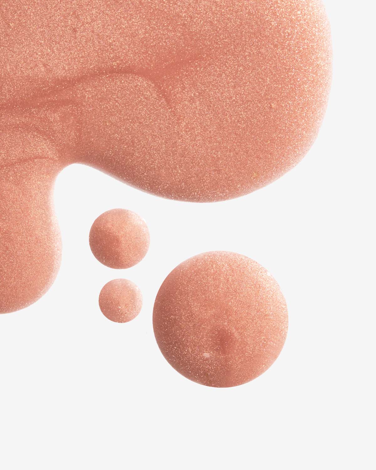 Rose Gold Radiance Booster  20 ml
Озаряващ бустер Rose Gold 20 ml
Блясък-подсилващ серум с хиалуронова киселина
витамин C 
ниацинамид
Всеки тип кожа, блясък и сияние
111SKIN