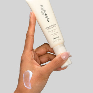 SOLAR DEFENSE NON-TINTED SPF 50
Слънцезащитен крем с физични филтри и матов финиш
подходящ за всички типове кожа, включително чувствителна
HydroPeptide