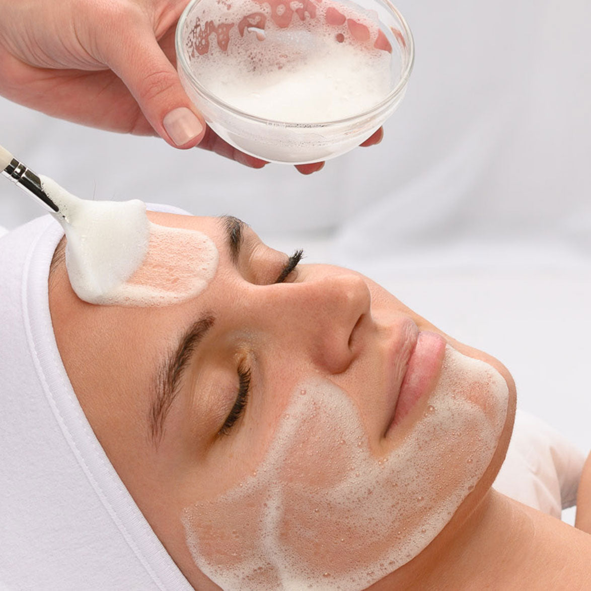TRAVEL-SIZE CLEANSING GEL
Нежен почистващ продукт за лице с пептиди за чувствителна кожа премахващ грим и замърсявания без изсушаване
HydroPeptide